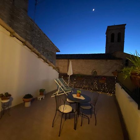 App. Con Terrazza Panoramica In Centro-مونتيفالكو المظهر الخارجي الصورة