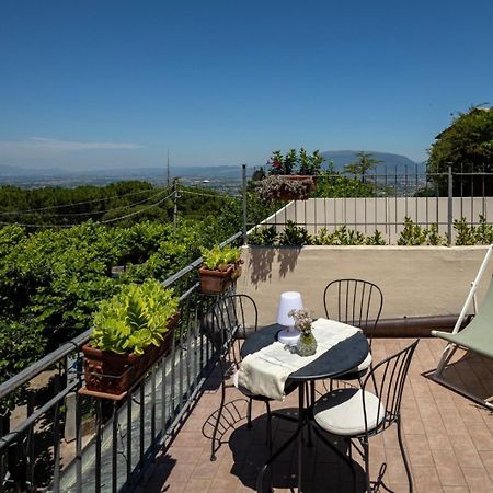 App. Con Terrazza Panoramica In Centro-مونتيفالكو المظهر الخارجي الصورة